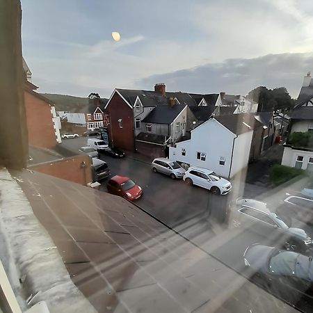Entire Victoria Park Cardiff Apartment With Free Street Parking Bus 17 And 18 Direct To Cardiff City Centre, Fast Free Wi-Fi Екстериор снимка