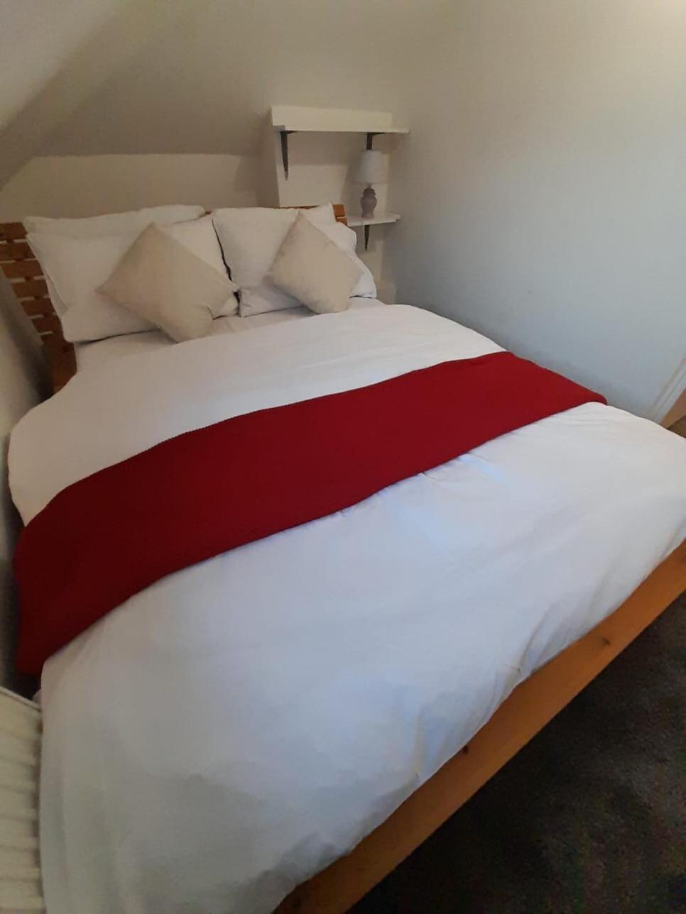 Entire Victoria Park Cardiff Apartment With Free Street Parking Bus 17 And 18 Direct To Cardiff City Centre, Fast Free Wi-Fi Екстериор снимка
